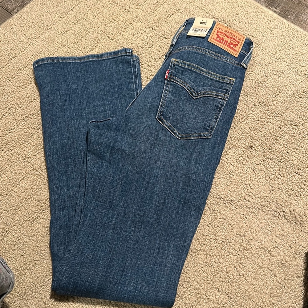 Women’s 725 size 28 Levi jeans